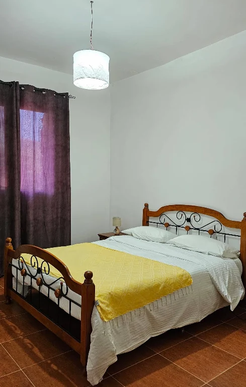 Chambre avec lit double